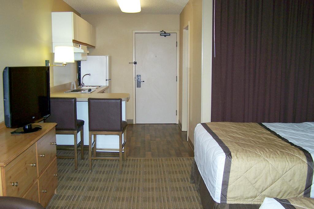 Auburn Hills Extended Stay Inn Exteriör bild